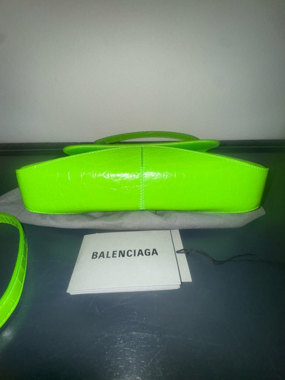 Balenciaga Hourglass Green Croc-Embossed Shoulder Bag with Silver BB - Picture 4 of 16